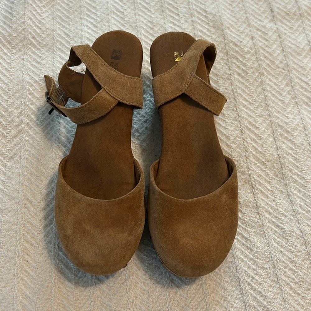 White Mountain Clogs size 8